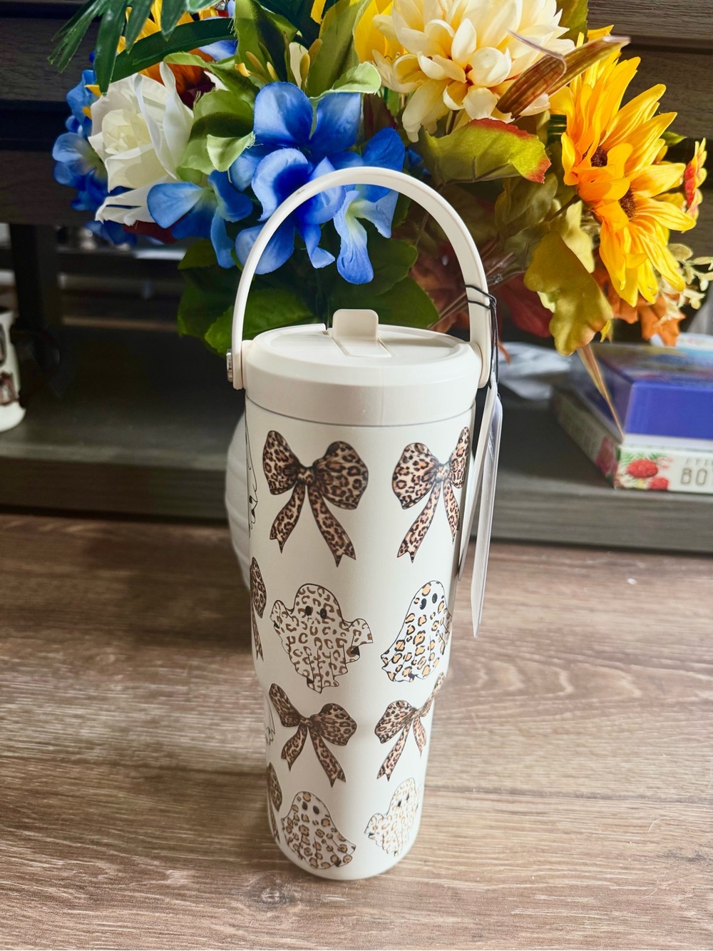 Leopard Ghosy Bow tie Tumbler NWT